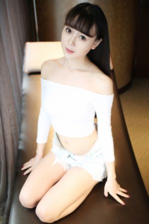 大乳女喂男人吃奶