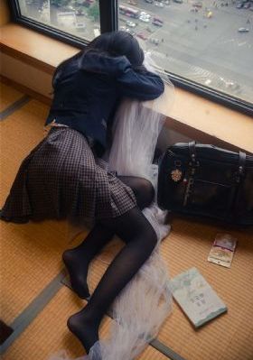男生一边吃胸一边摸屁股视频