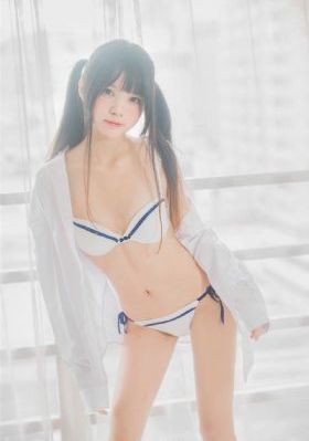 不扣钮的女孩